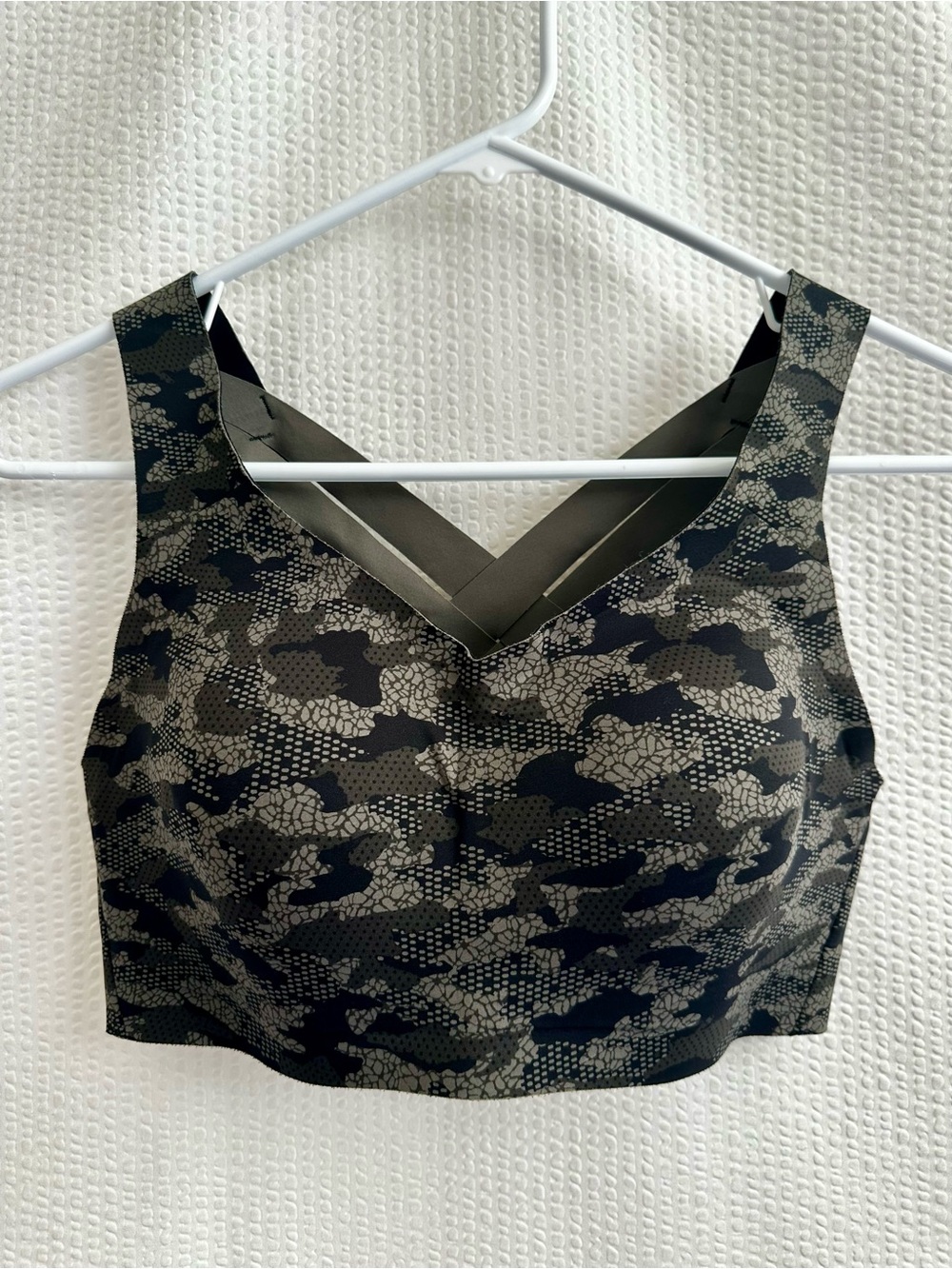 Lululemon Enlite Bra 34D Green Black Camo Cross Back High Impact Sports Bra